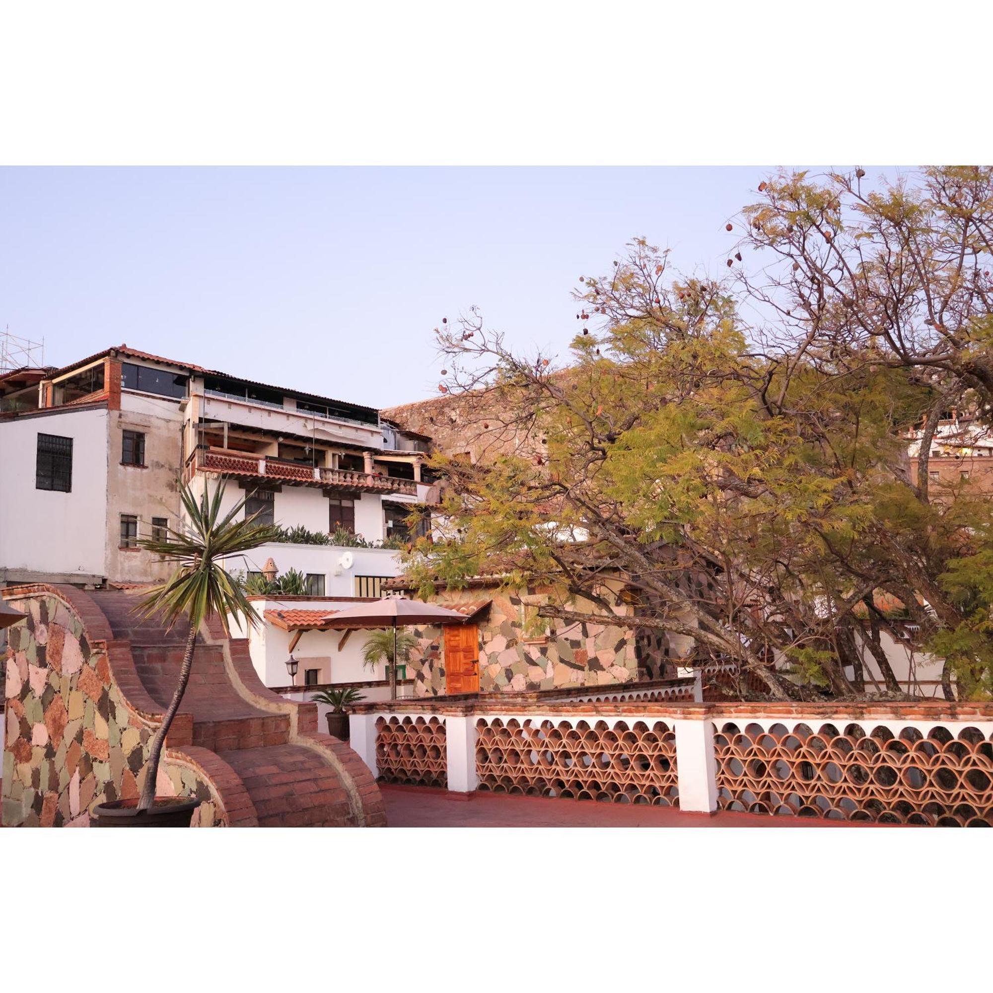 Hotel Los Arcos Таско де Аларкон Екстериор снимка