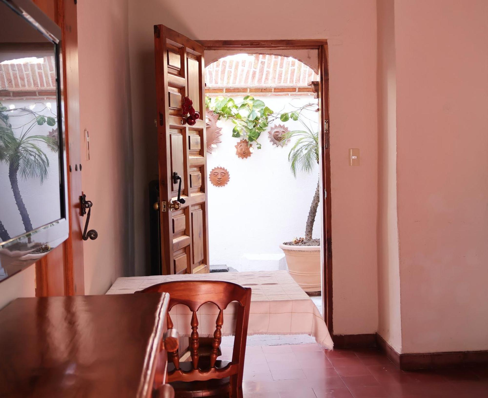 Hotel Los Arcos Таско де Аларкон Екстериор снимка