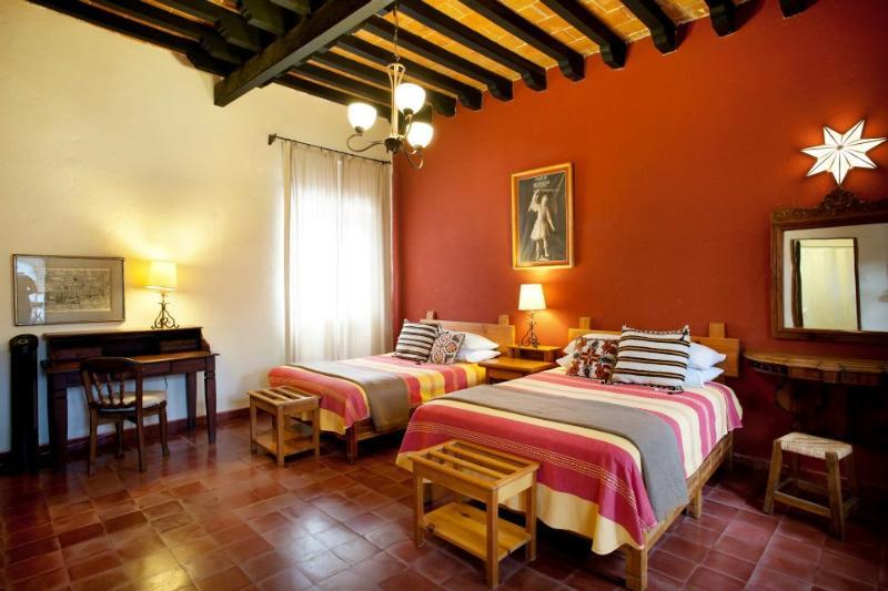 Hotel Los Arcos Таско де Аларкон Екстериор снимка